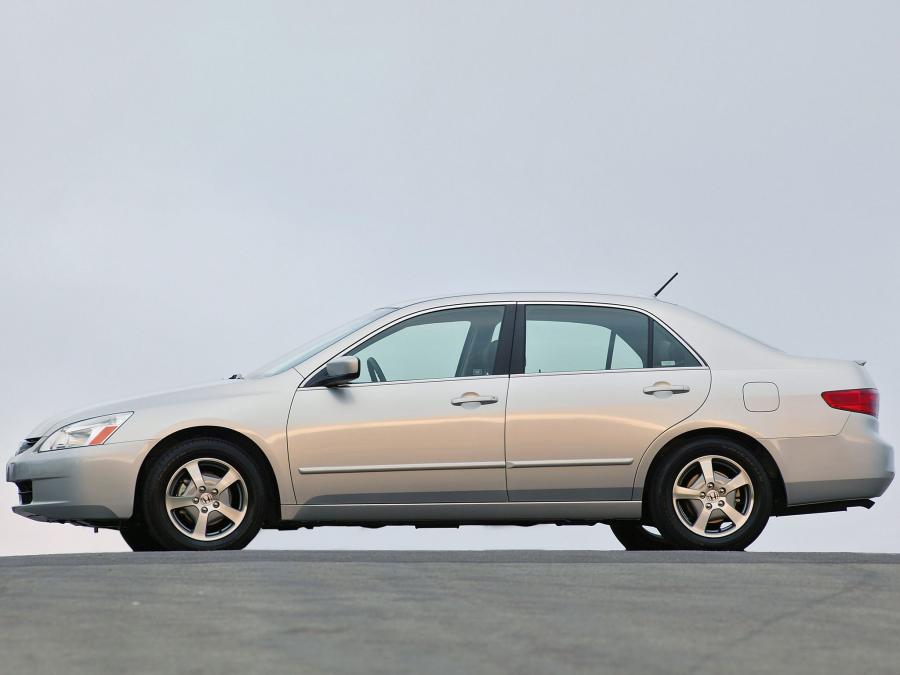  Honda Accord Hybrid 2005 года  (US) (фото 14 из 30)